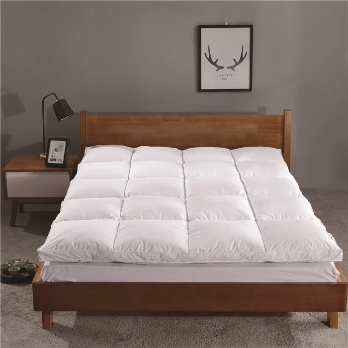 Mattress Topper by FNH