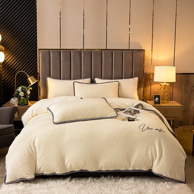 New Arrival Rice White Customized Logo Wash And Wear Modern Bedding Set by FNH